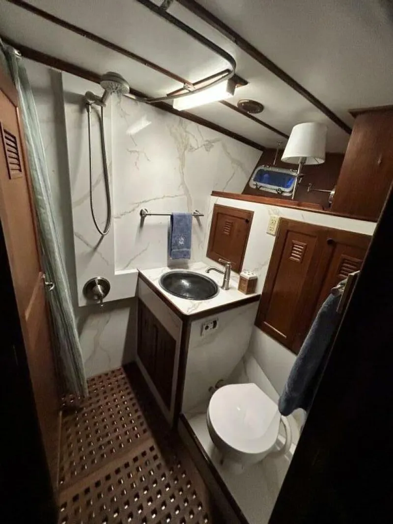 Slide: The Image of Klamath Boats LRC Long Range Trawler 1979 - 5355134