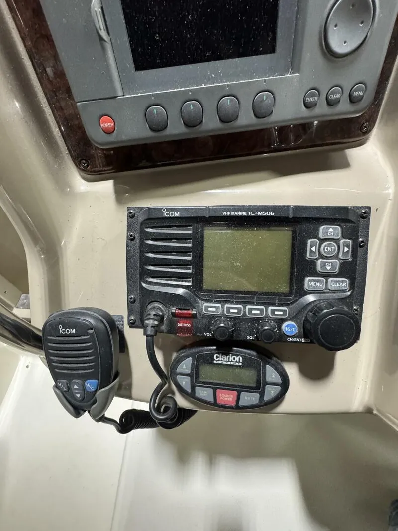 Slide: The Image of Sea Ray 320 Sun Dancer 2004 - 5268243