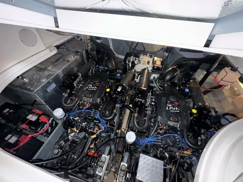 Slide: The Image of Sea Ray 320 Sun Dancer 2004 - 5268217