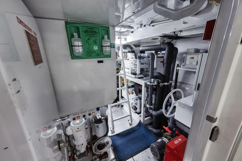 Slide: The Image of Palmer Johnson 120 2006 - 5268848