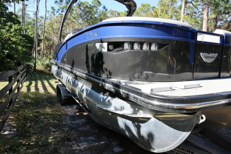 Slide: The Image of Bennington RX25 Sport 2021 - 5269016