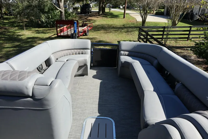 Slide: The Image of Bennington RX25 Sport 2021 - 5269049