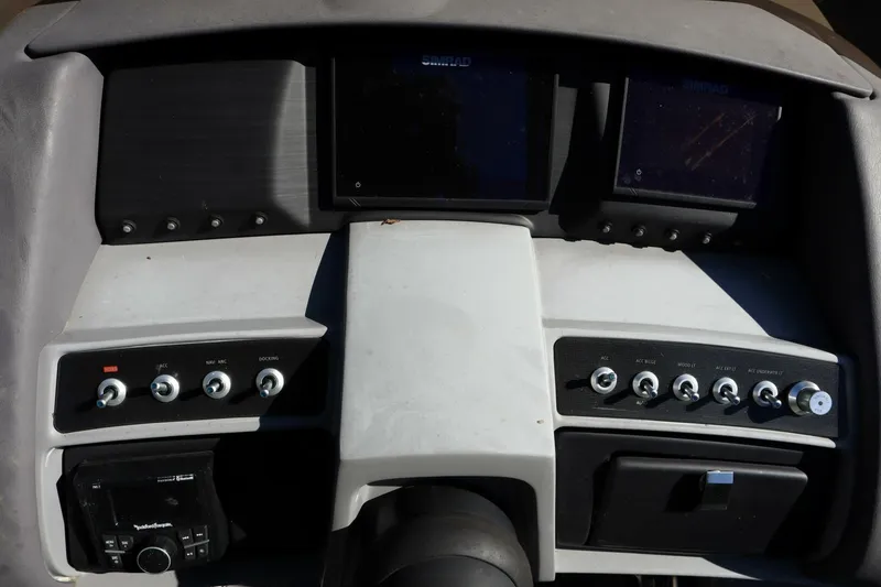 Slide: The Image of Bennington RX25 Sport 2021 - 5269010