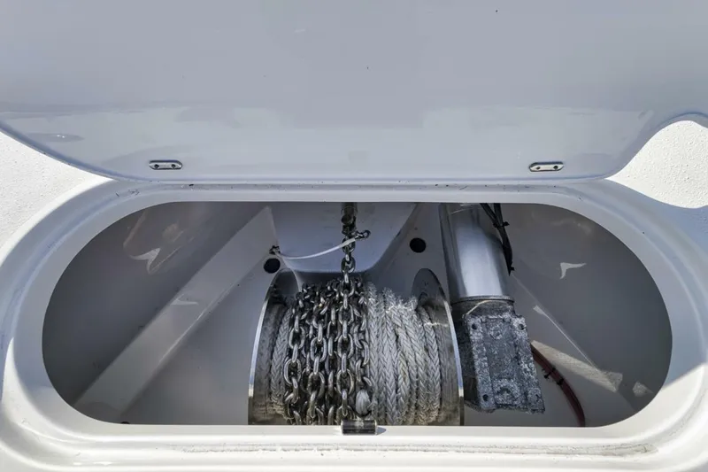 Slide: The Image of Yellowfin 42 2020 - 5269574