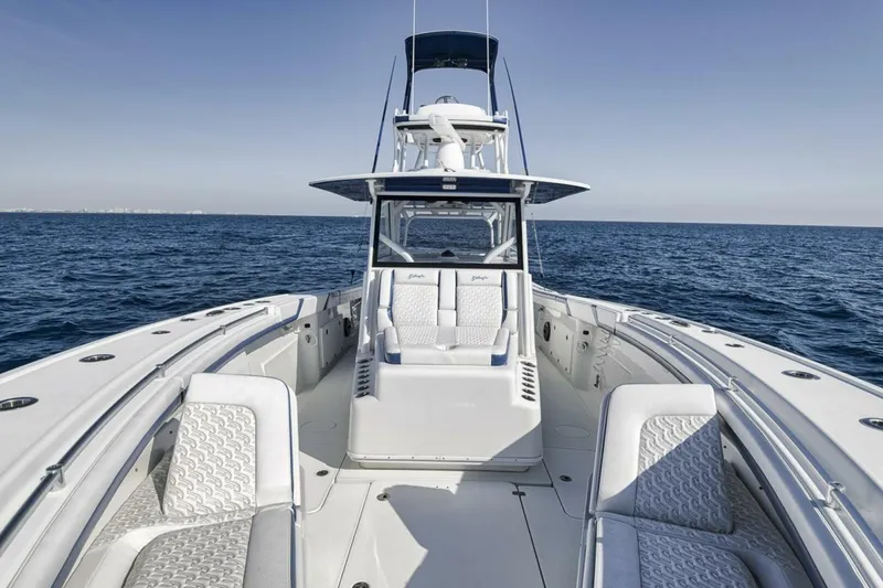 Slide: The Image of Yellowfin 42 2020 - 5269579