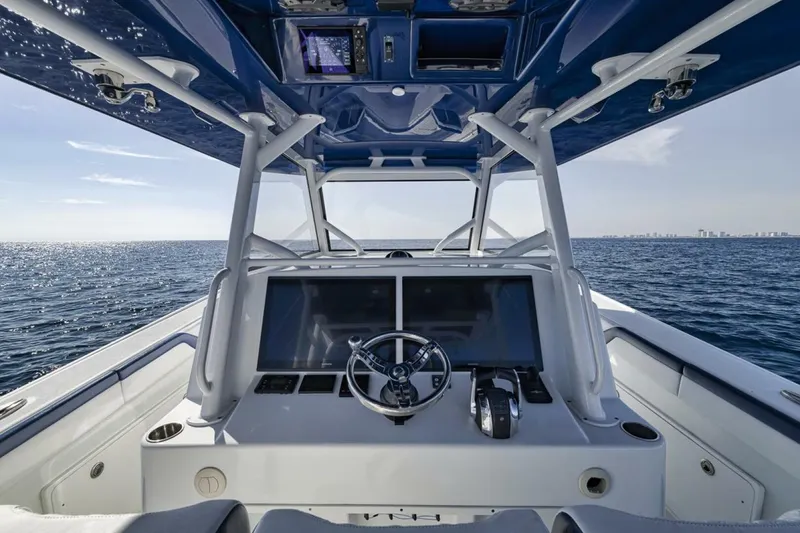 Slide: The Image of Yellowfin 42 2020 - 5269582