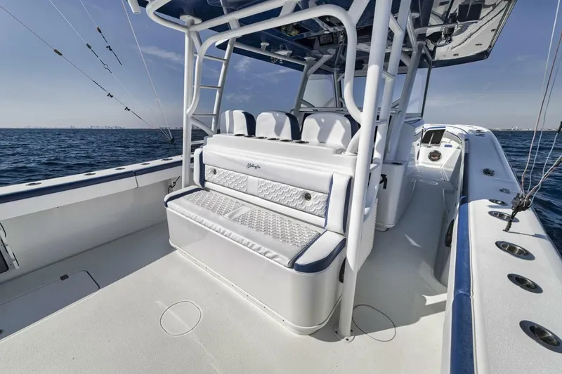 Slide: The Image of Yellowfin 42 2020 - 5269621