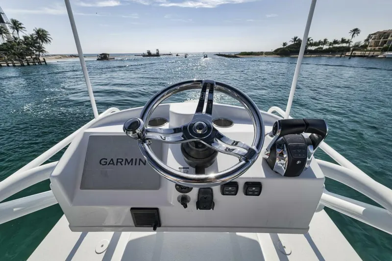 Slide: The Image of Yellowfin 42 2020 - 5269642