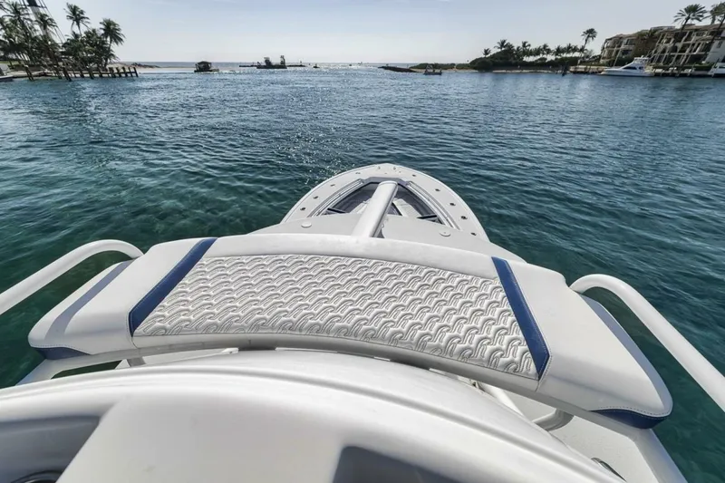 Slide: The Image of Yellowfin 42 2020 - 5269644