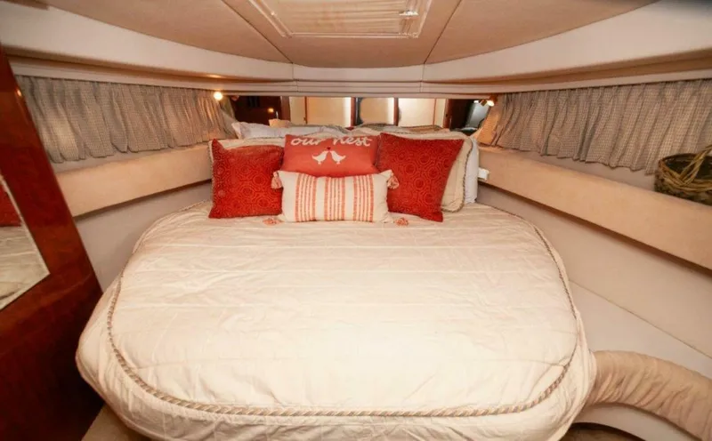 Slide: The Image of 2003 Sea Ray 380 Sundancer- Master Stateroom - 5324773