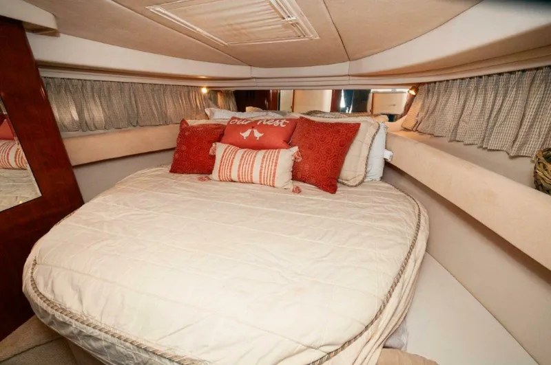 Slide: The Image of 2003 Sea Ray 380 Sundancer- Master Stateroom - 5324774