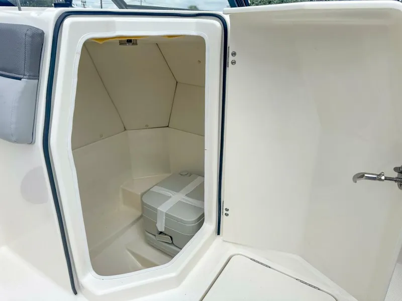 Slide: The Image of Bayliner DX2200 2024 - 5270835