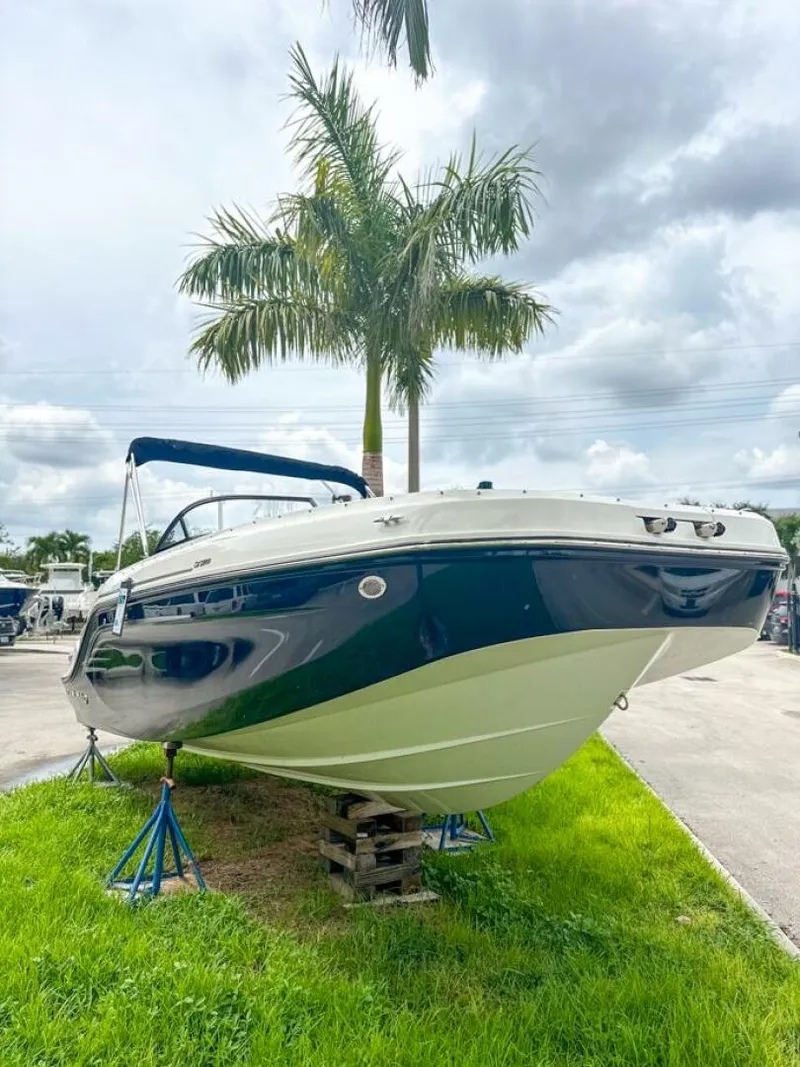 Slide: The Image of Bayliner DX2200 2024 - 5270802