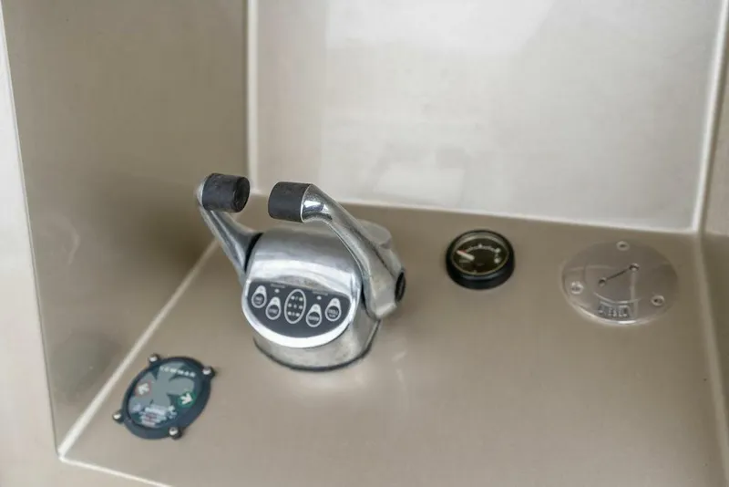 Slide: The Image of Catamaran Bloomfield 86 Motorsailor 2025 - 5506584