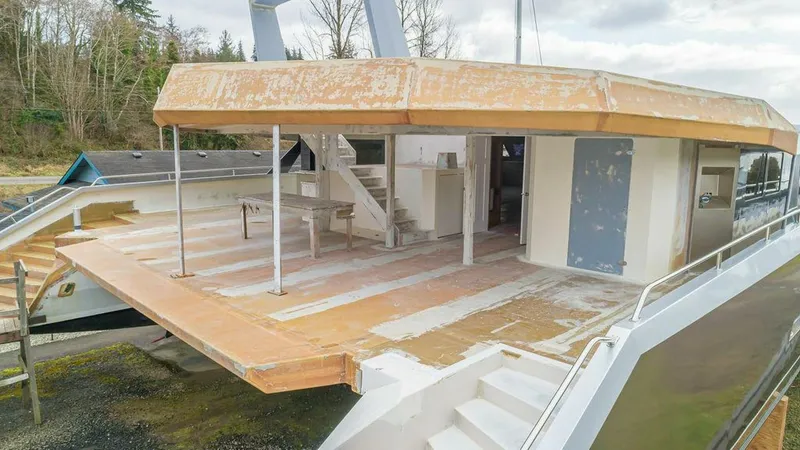 Slide: The Image of Catamaran Bloomfield 86 Motorsailor 2025 - 5506587