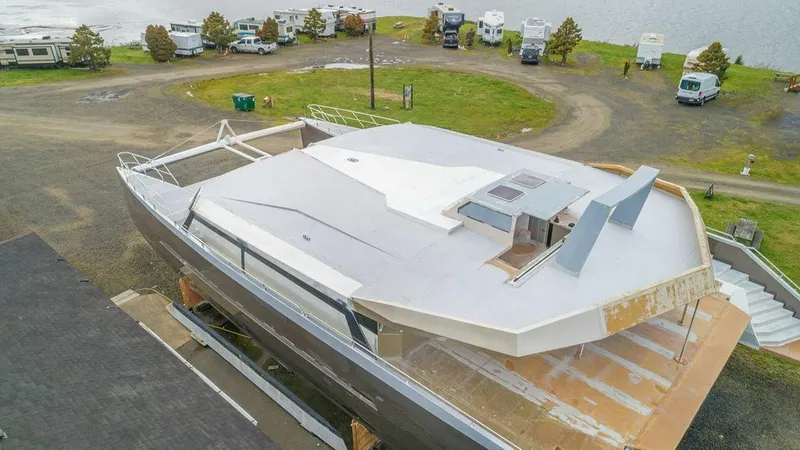 Slide: The Image of Catamaran Bloomfield 86 Motorsailor 2025 - 5506591