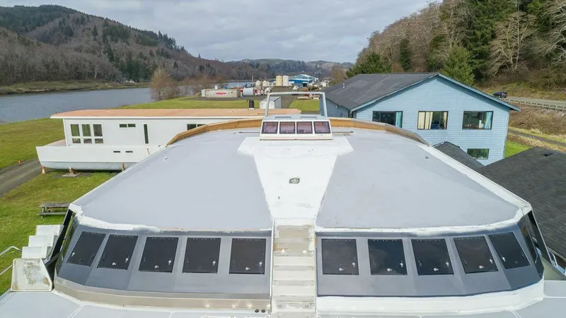 Slide: The Image of Catamaran Bloomfield 86 Motorsailor 2025 - 5506573