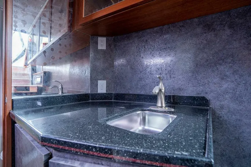 Slide: The Image of Catamaran Bloomfield 86 Motorsailor 2025 - 5506627