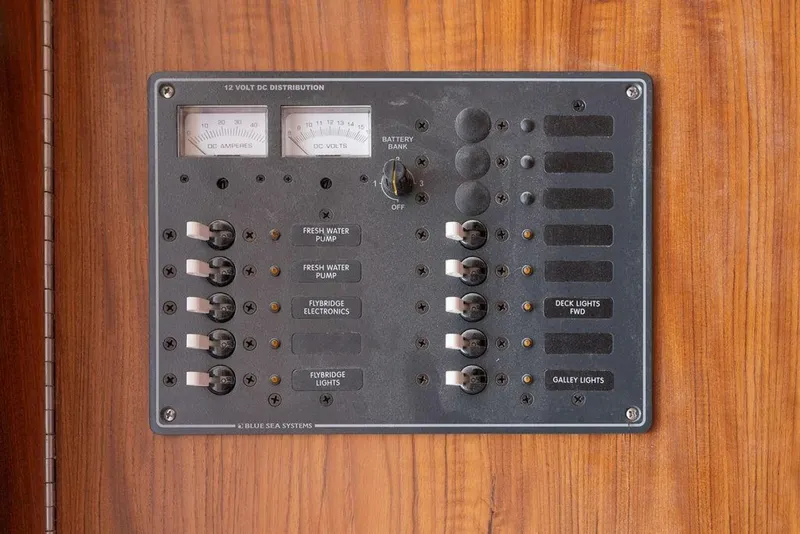 Slide: The Image of Catamaran Bloomfield 86 Motorsailor 2025 - 5506629