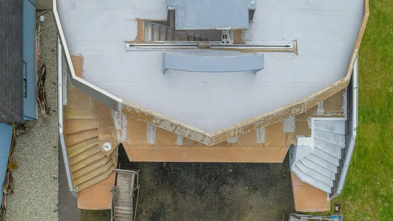 Slide: The Image of Catamaran Bloomfield 86 Motorsailor 2025 - 5506575