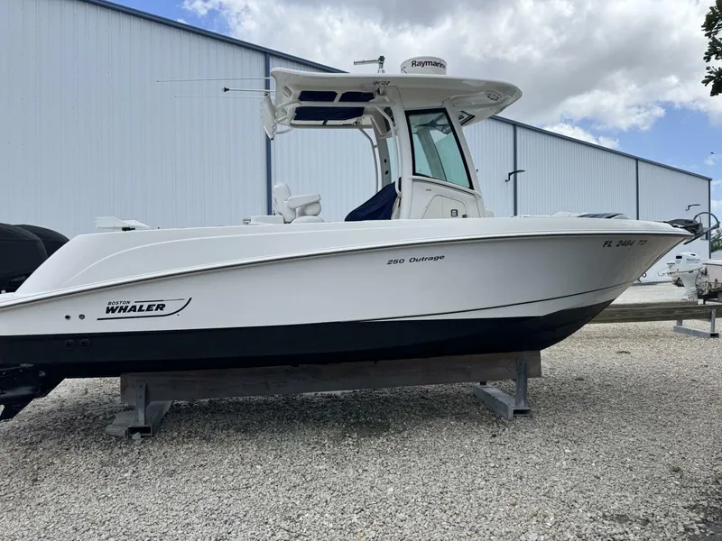 Slide: The Image of 4 Stbd Side Close 2 Starboard Side Hull  - 5274278