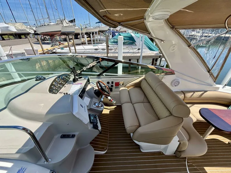 Slide: The Image of Cruisers Yachts 4270 Express 2001 - 5278284