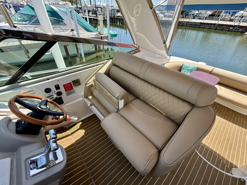 Slide: The Image of Cruisers Yachts 4270 Express 2001 - 5278286