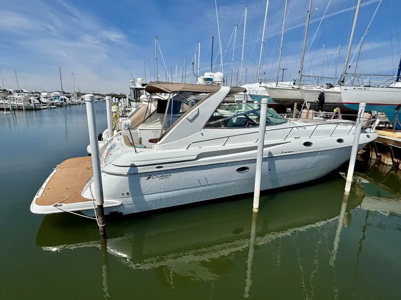 Slide: The Image of Cruisers Yachts 4270 Express 2001 - 5278266