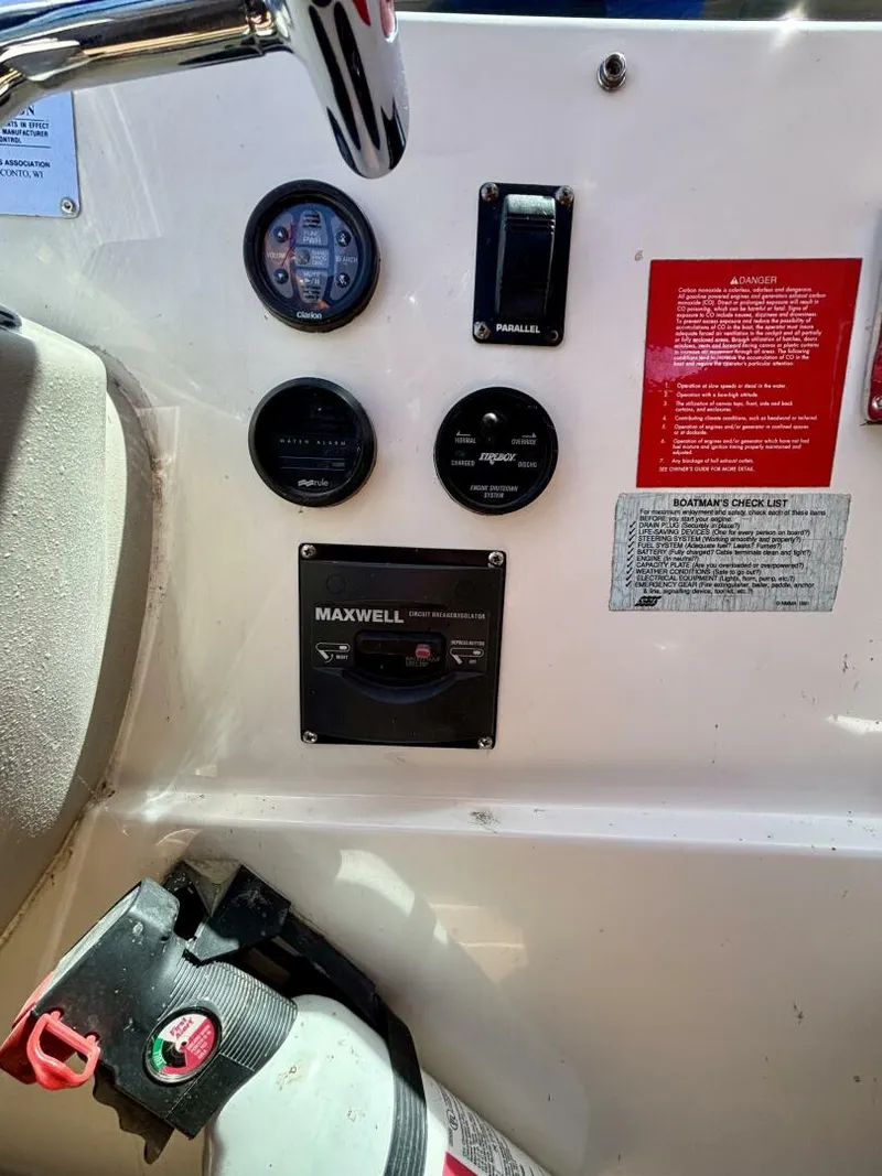 Slide: The Image of Cruisers Yachts 4270 Express 2001 - 5278288