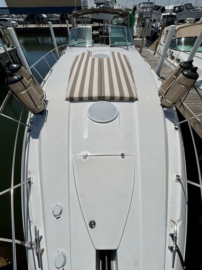 Slide: The Image of Cruisers Yachts 4270 Express 2001 - 5278294