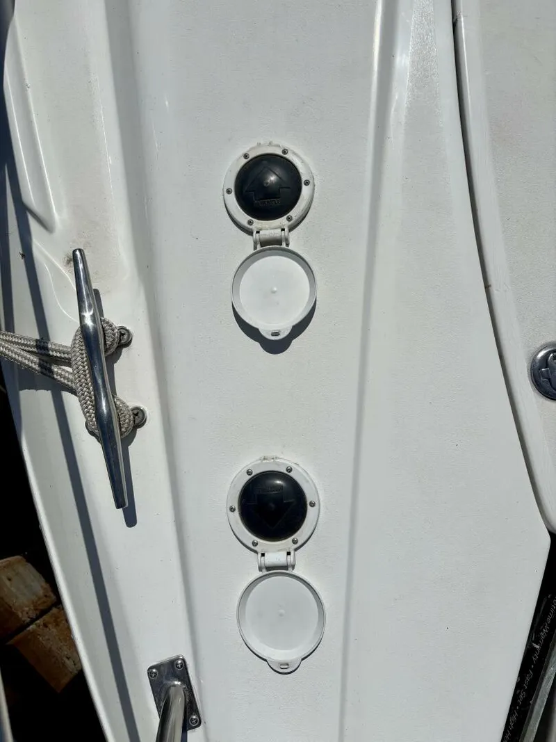 Slide: The Image of Cruisers Yachts 4270 Express 2001 - 5278296