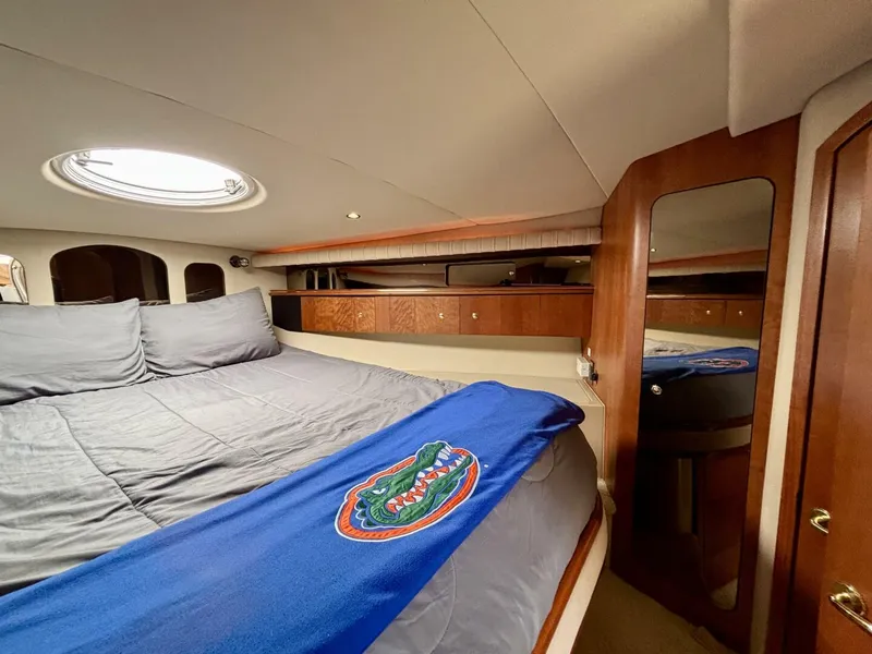 Slide: The Image of Cruisers Yachts 4270 Express 2001 - 5278302