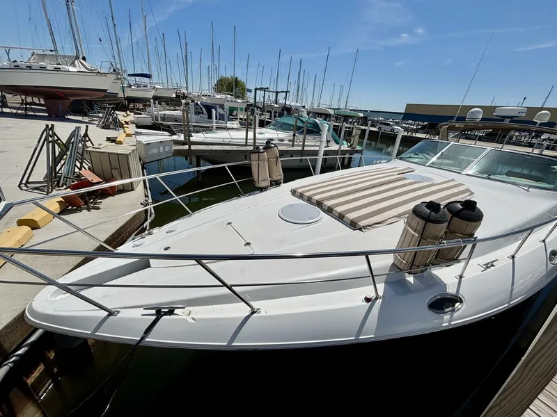 Slide: The Image of Cruisers Yachts 4270 Express 2001 - 5278270