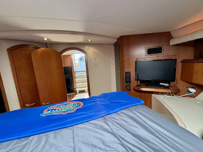 Slide: The Image of Cruisers Yachts 4270 Express 2001 - 5278311