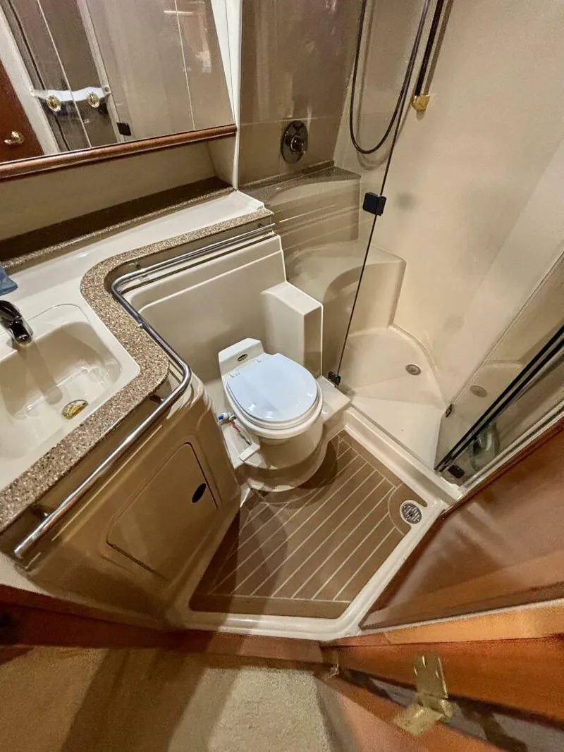 Slide: The Image of Cruisers Yachts 4270 Express 2001 - 5278316