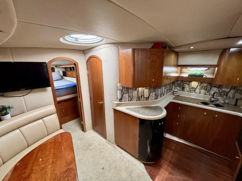 Slide: The Image of Cruisers Yachts 4270 Express 2001 - 5278322