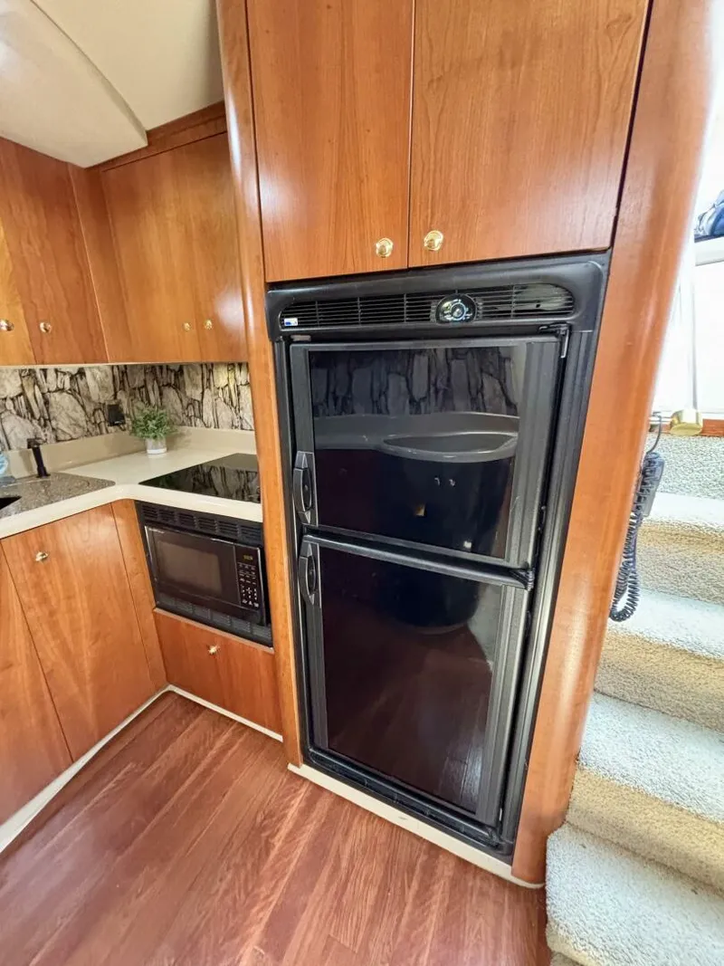 Slide: The Image of Cruisers Yachts 4270 Express 2001 - 5278327