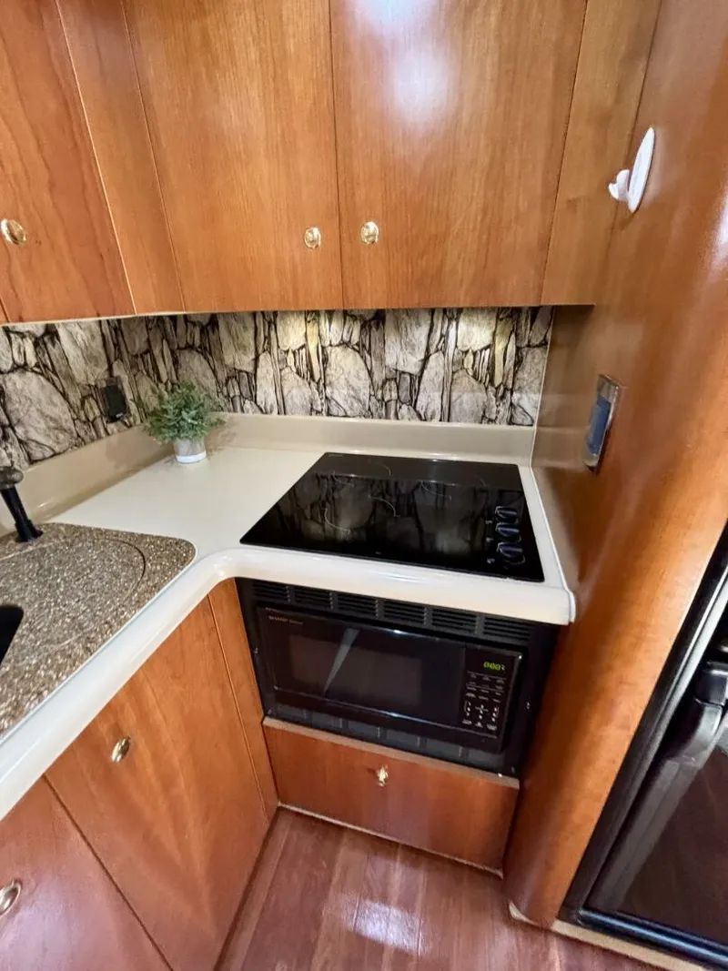 Slide: The Image of Cruisers Yachts 4270 Express 2001 - 5278328