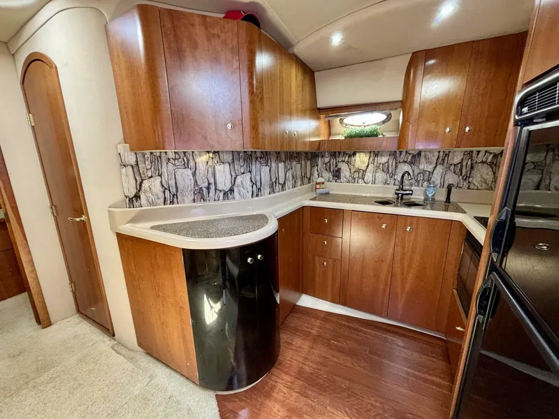 Slide: The Image of Cruisers Yachts 4270 Express 2001 - 5278330