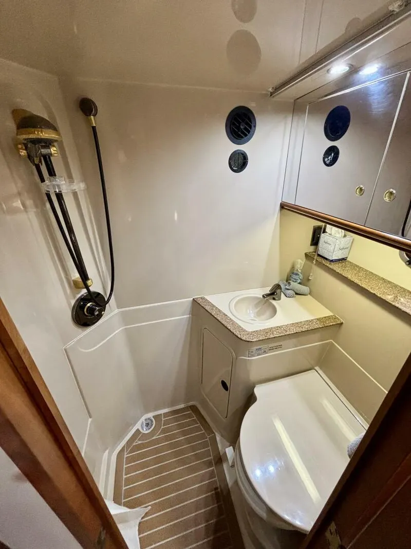 Slide: The Image of Cruisers Yachts 4270 Express 2001 - 5278304