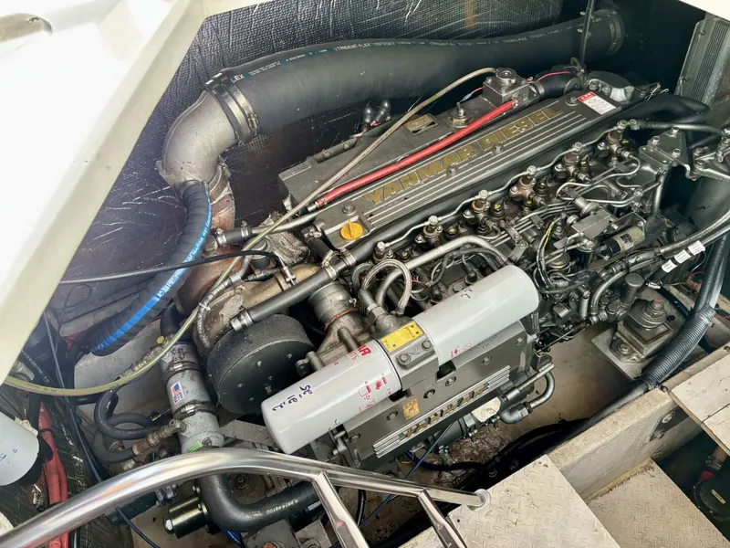 Slide: The Image of Cruisers Yachts 4270 Express 2001 - 5285989