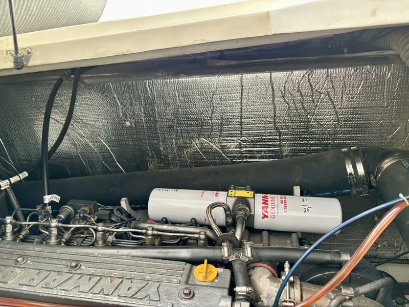 Slide: The Image of Cruisers Yachts 4270 Express 2001 - 5285991