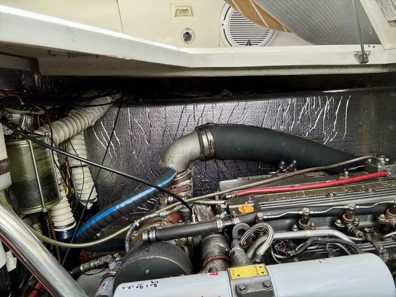 Slide: The Image of Cruisers Yachts 4270 Express 2001 - 5285992