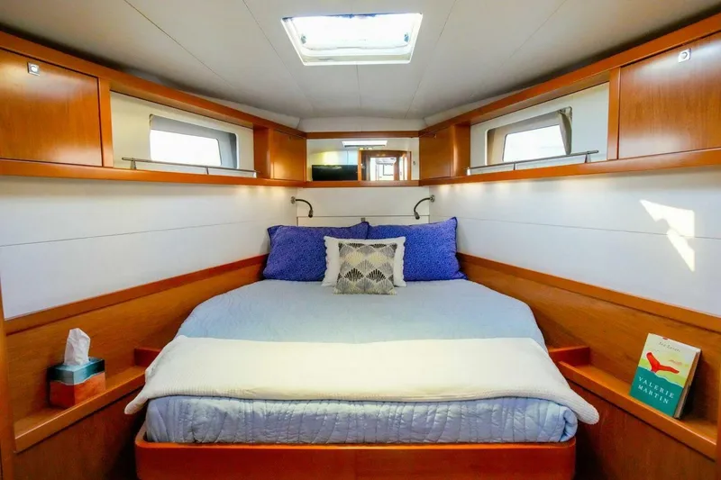 Slide: The Image of Beneteau Sense 2011 - 5272015