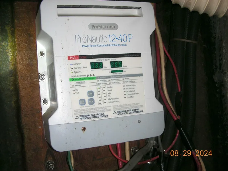 Slide: The Image of Bertram 38 1981 - 5272767