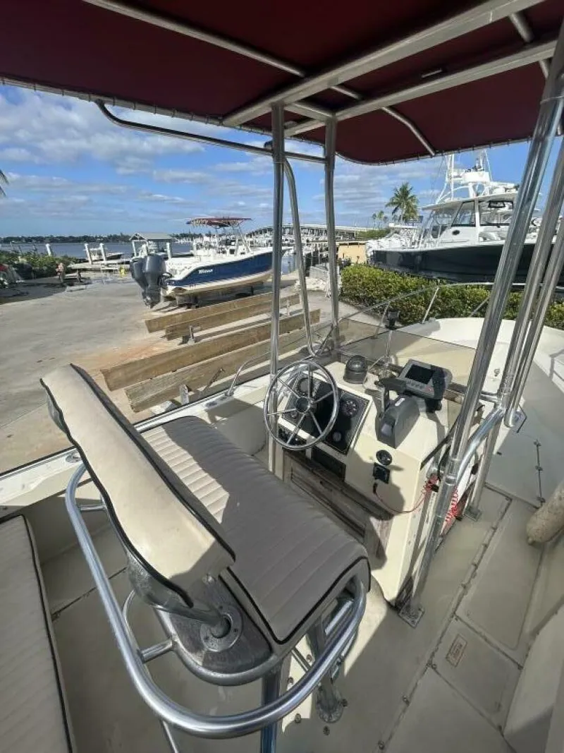 Slide: The Image of Boston Whaler 20 1988 - 5272722