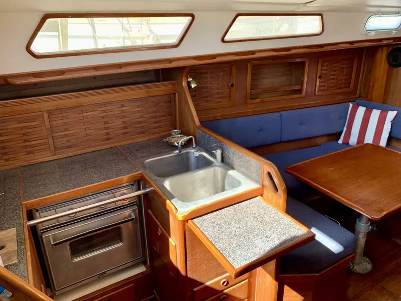 Slide: The Image of Sabre 36 1986 - 5278865