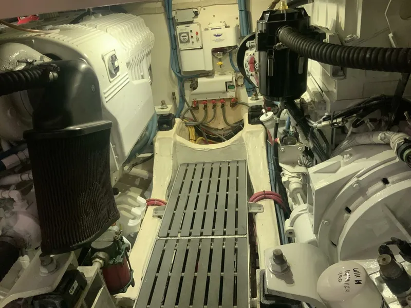 Slide: The Image of Hinckley Talaria 2013 - 5333107