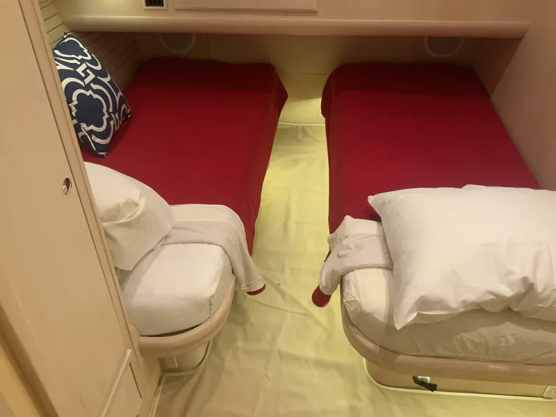 Slide: The Image of Hinckley Talaria 2013 - 5333100