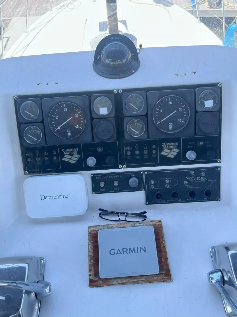 Slide: The Image of Jefferson 43 Sundeck 1990 - 5276717